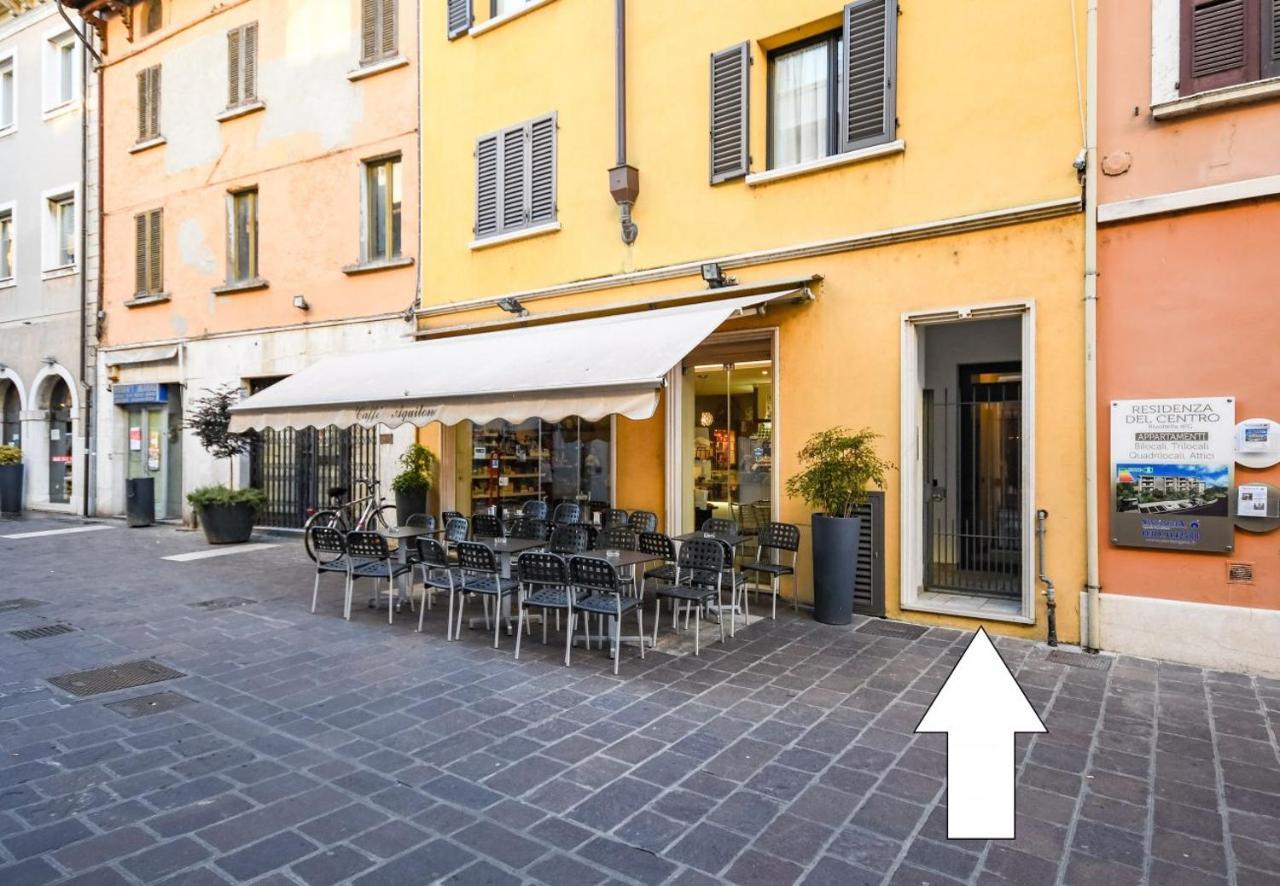 Desenzanoloft Yellow Apartment Desenzano del Garda Dış mekan fotoğraf