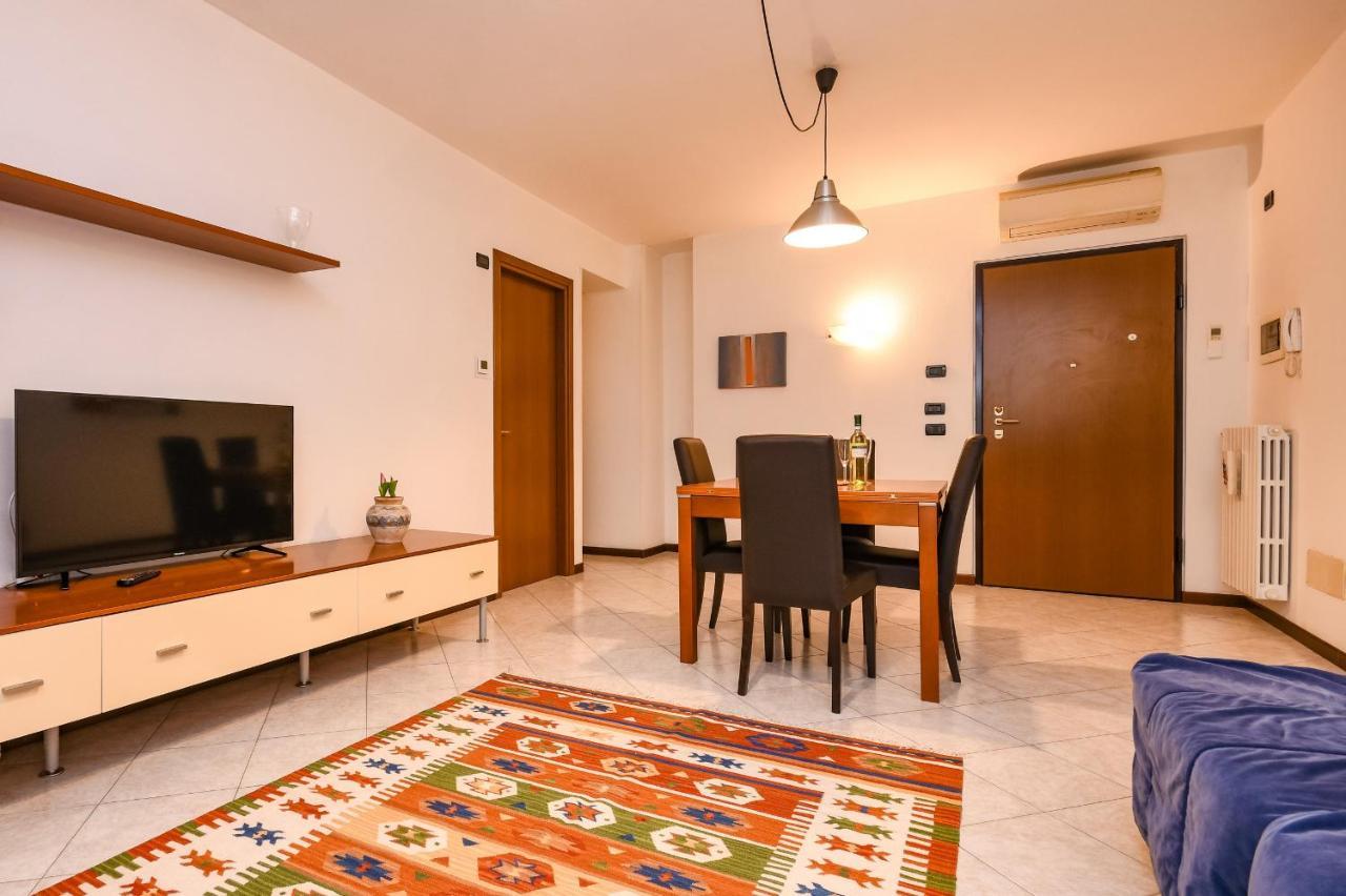 Desenzanoloft Yellow Apartment Desenzano del Garda Dış mekan fotoğraf