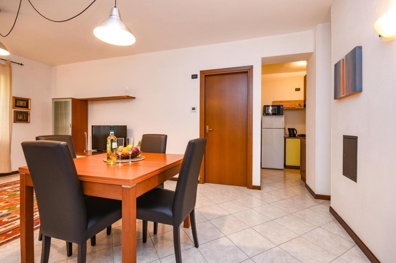 Desenzanoloft Yellow Apartment Desenzano del Garda Dış mekan fotoğraf
